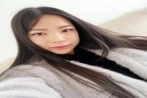 qq好友动态背景图片怎么设置